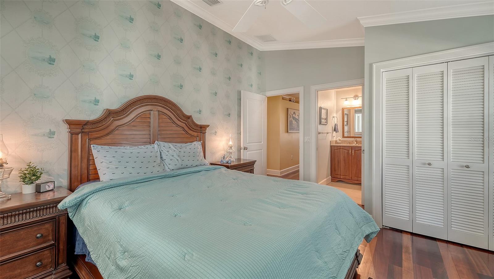 Image 47 of 79 For 31 Island Court