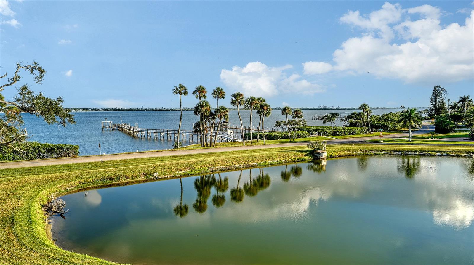 Image 64 of 79 For 31 Island Court