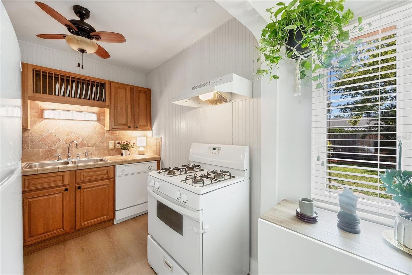 Image 12 of 39 For 300 Pocono Trail E