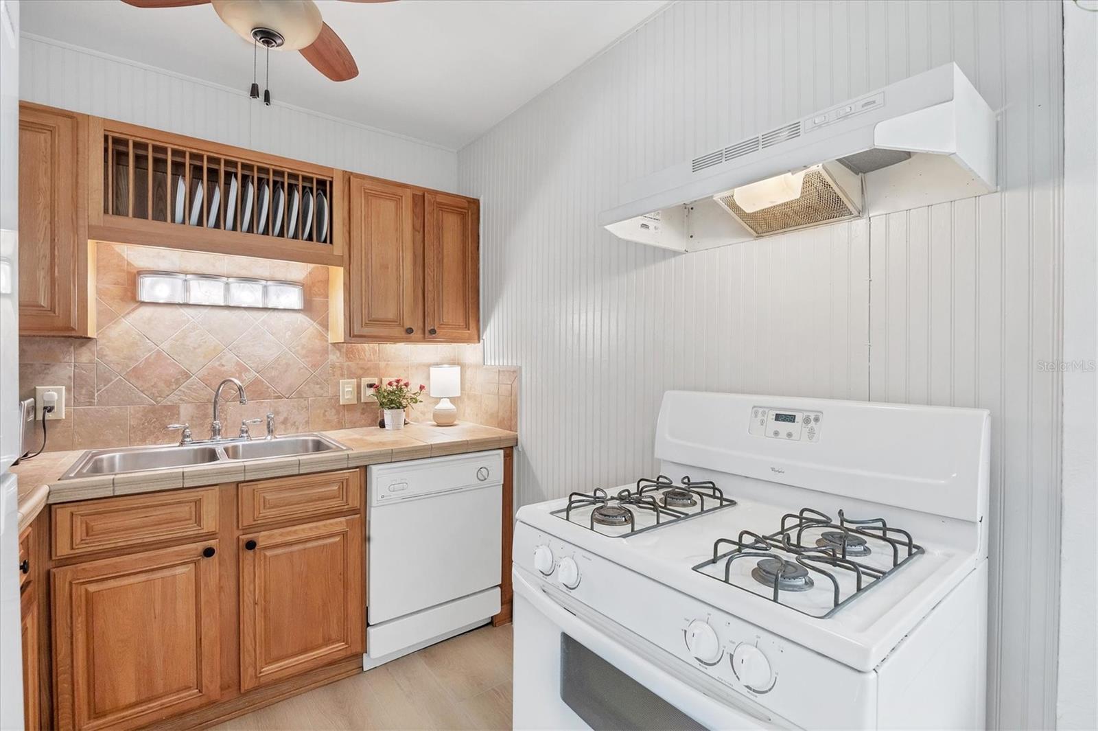 Image 13 of 39 For 300 Pocono Trail E