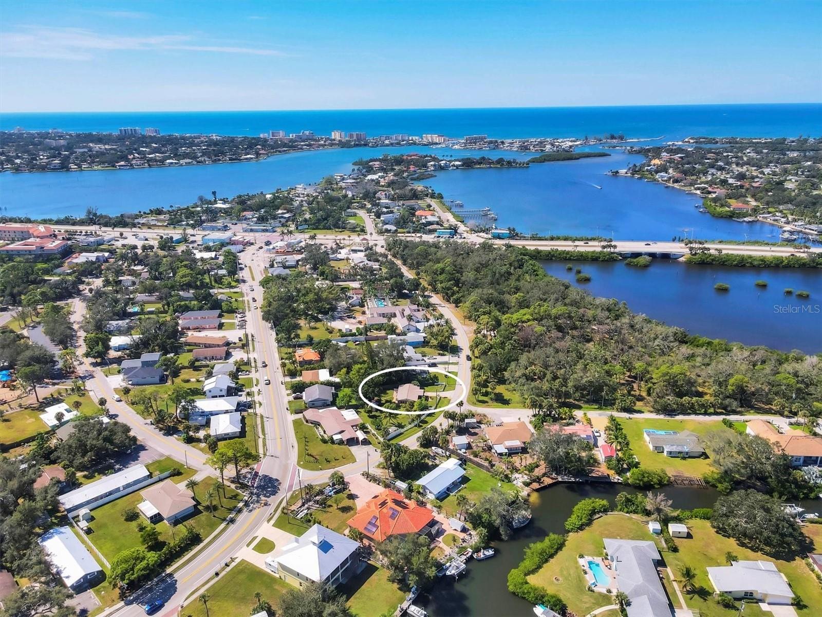 Image 4 of 39 For 300 Pocono Trail E