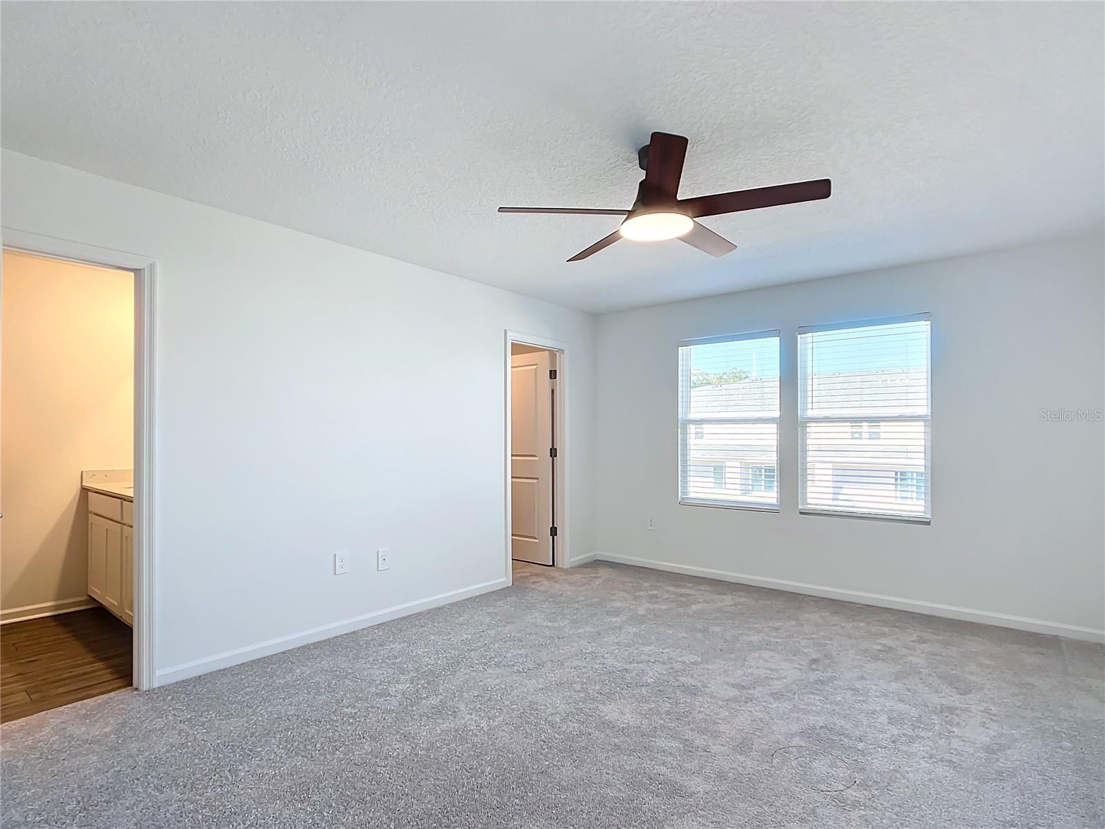 Image 18 of 41 For 4950 81st Loop