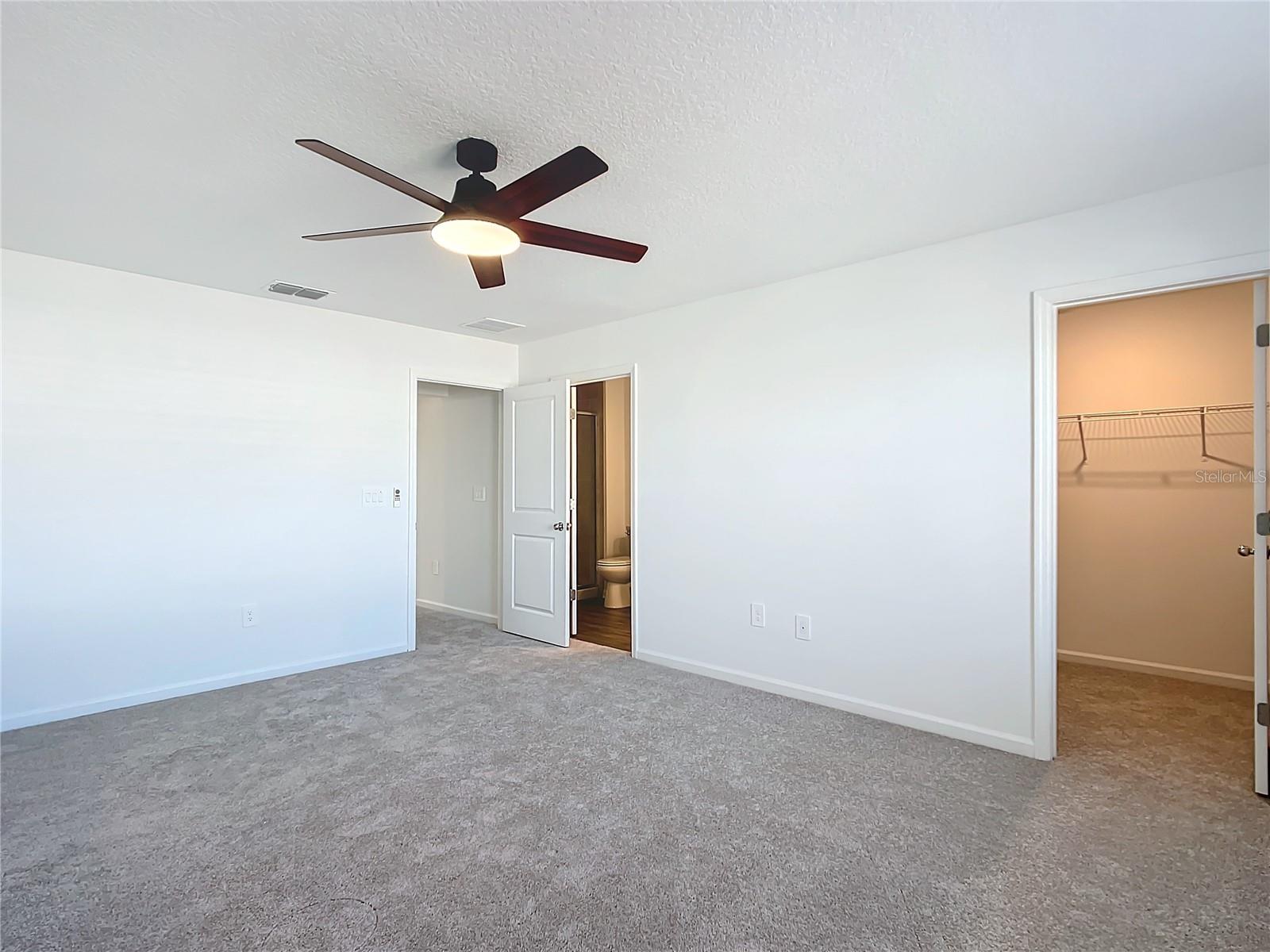 Image 19 of 41 For 4950 81st Loop