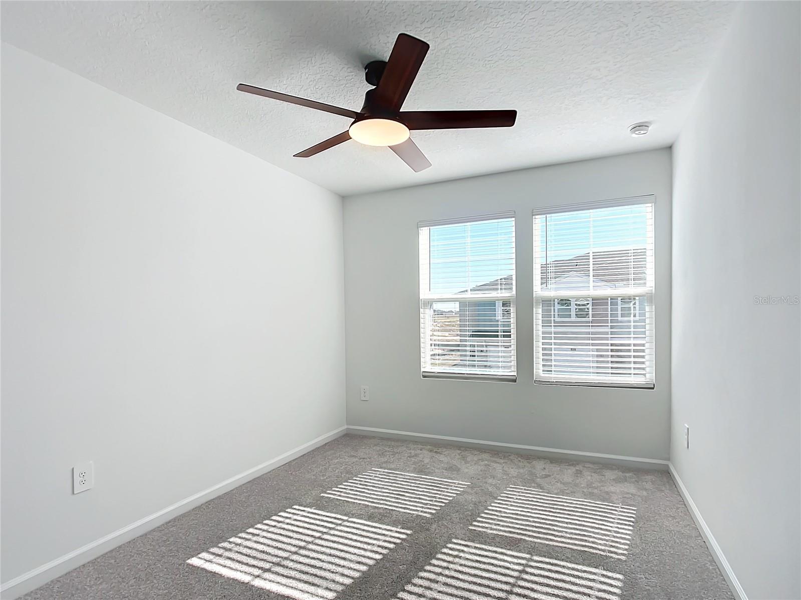 Image 22 of 41 For 4950 81st Loop
