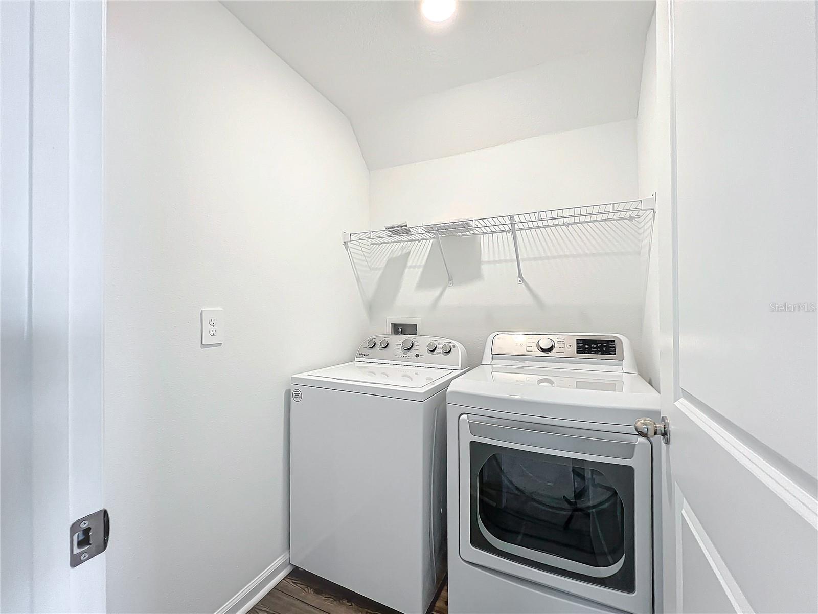 Image 36 of 41 For 4950 81st Loop
