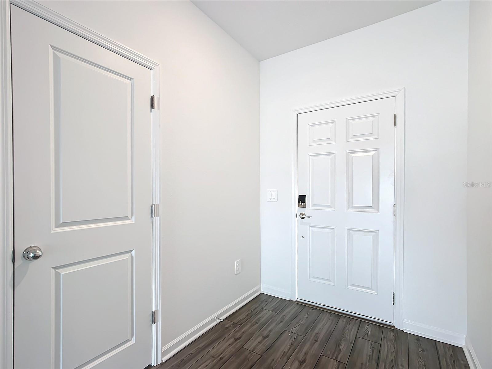 Image 39 of 41 For 4950 81st Loop