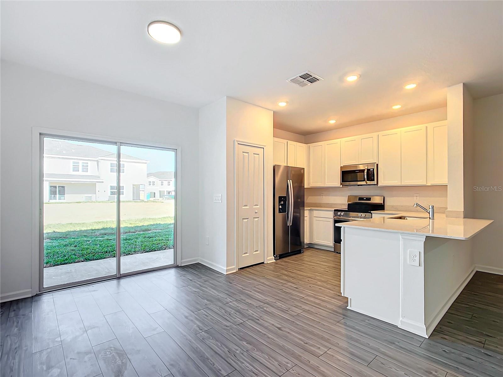 Image 9 of 41 For 4950 81st Loop