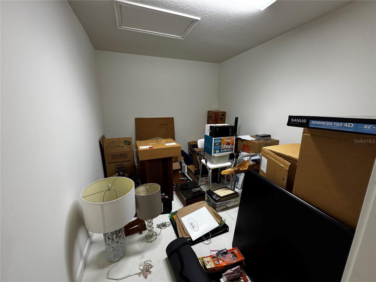 Image 22 of 46 For 11665 Rolling Green Drive