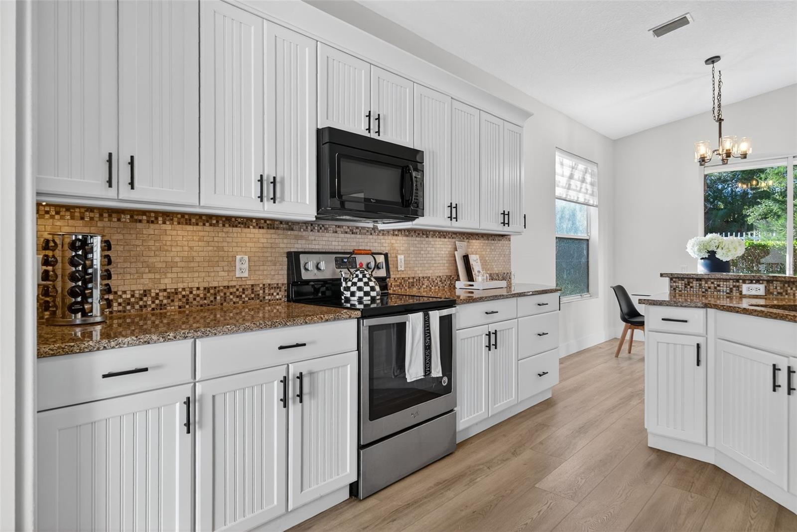 Image 12 of 57 For 8466 Idlewood Court