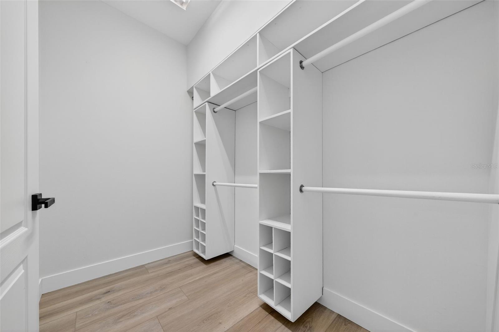 Image 22 of 57 For 8466 Idlewood Court