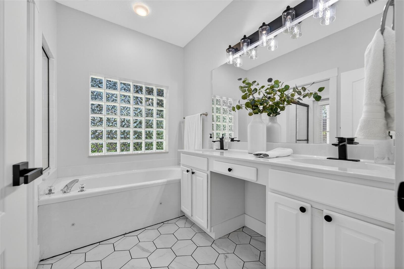 Image 24 of 57 For 8466 Idlewood Court