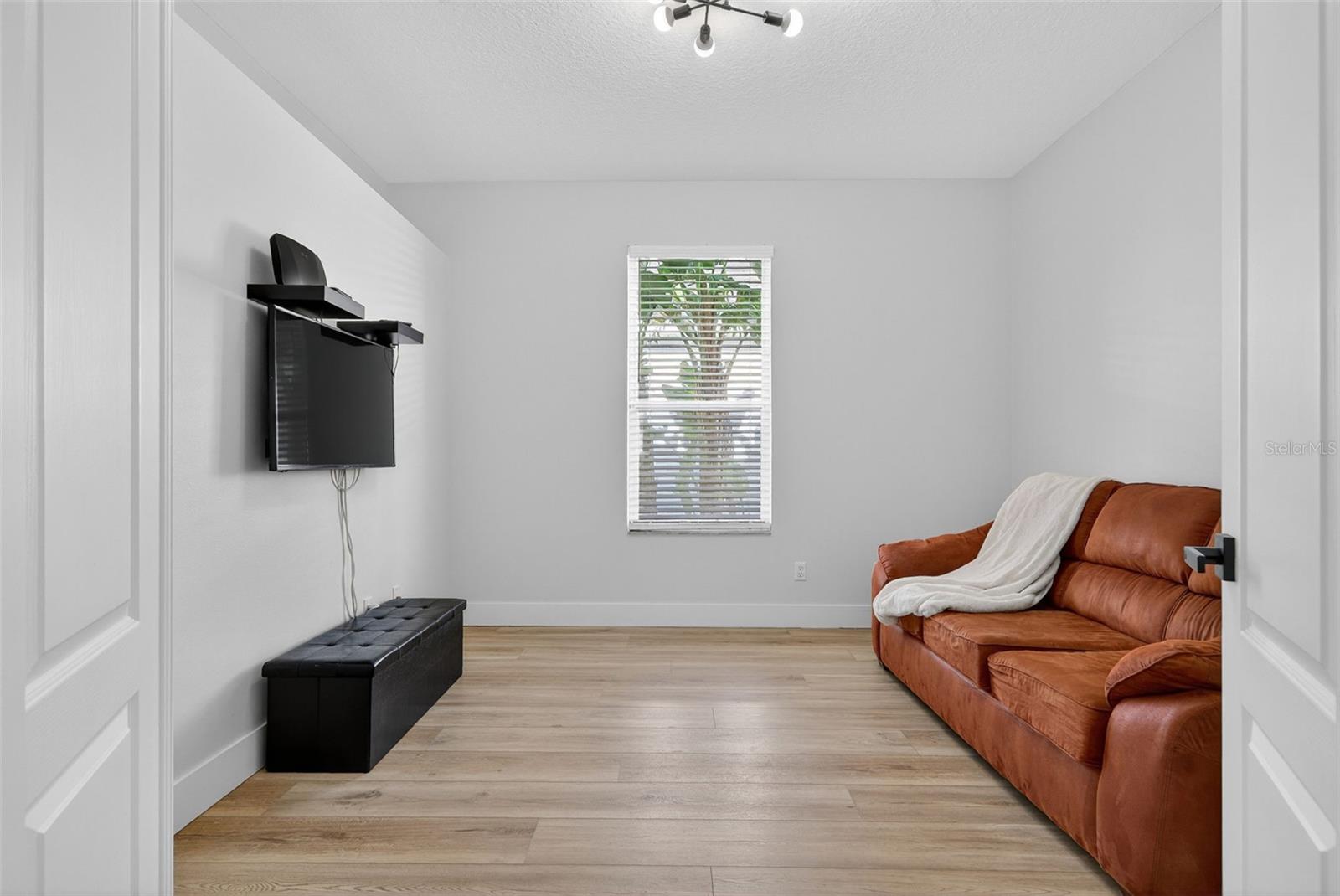 Image 29 of 57 For 8466 Idlewood Court