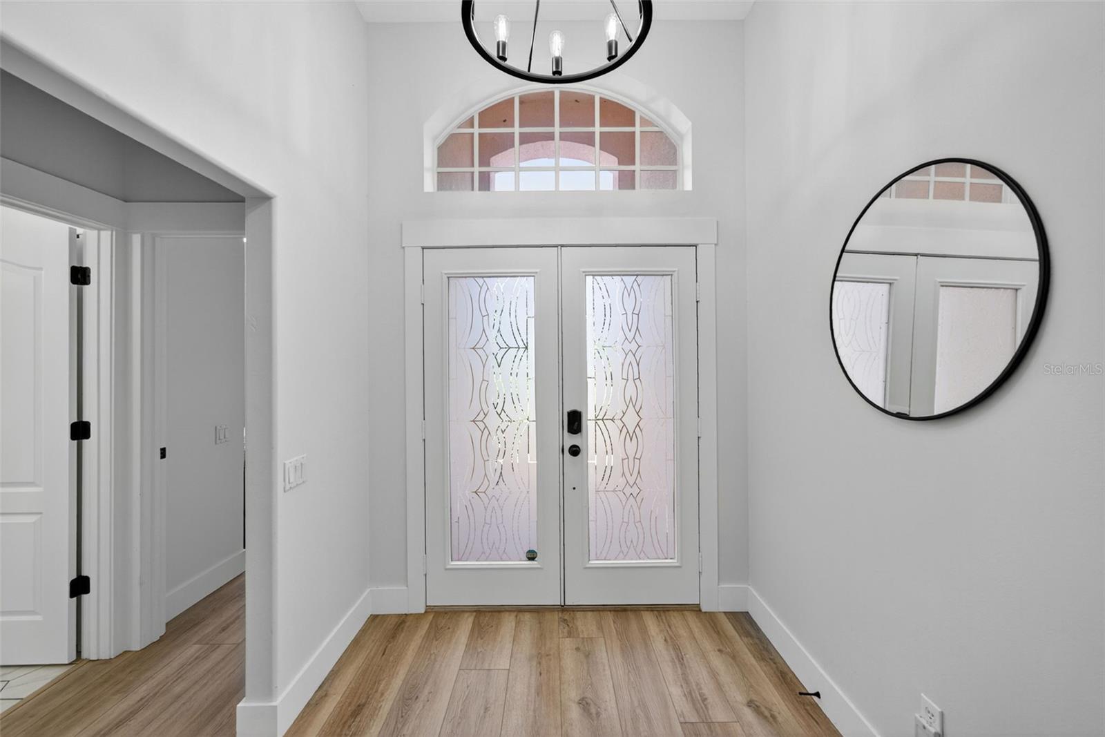 Image 4 of 57 For 8466 Idlewood Court