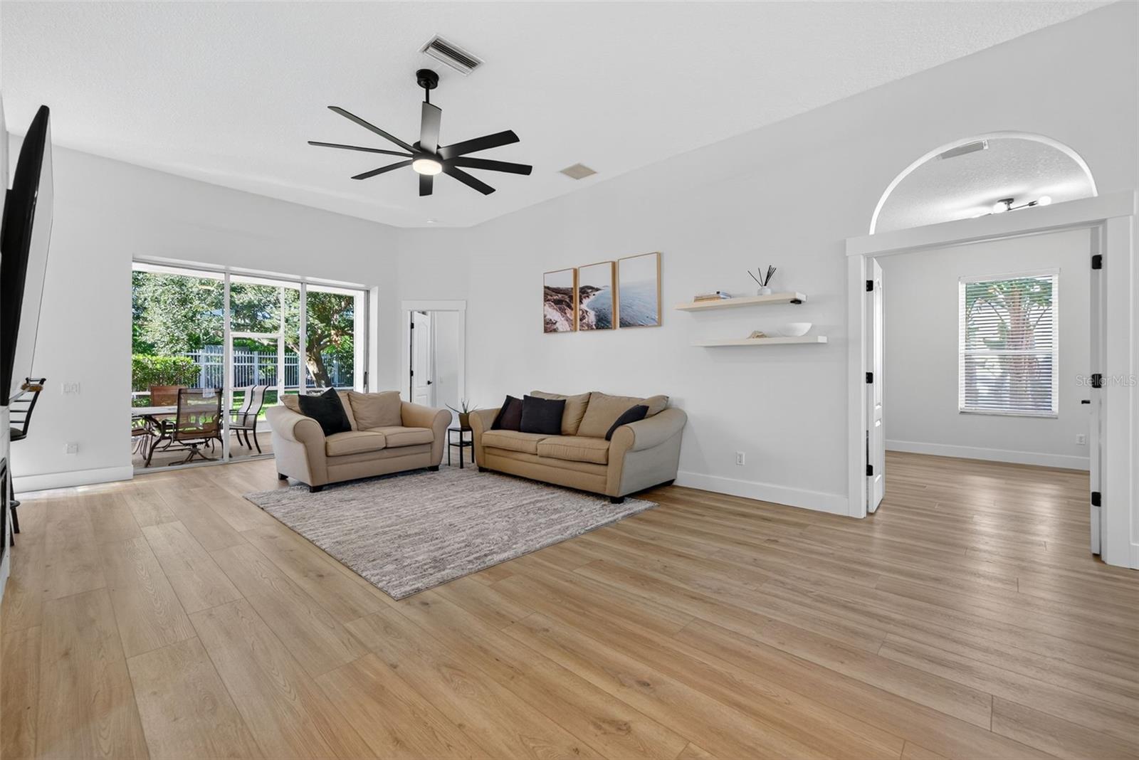 Image 8 of 57 For 8466 Idlewood Court