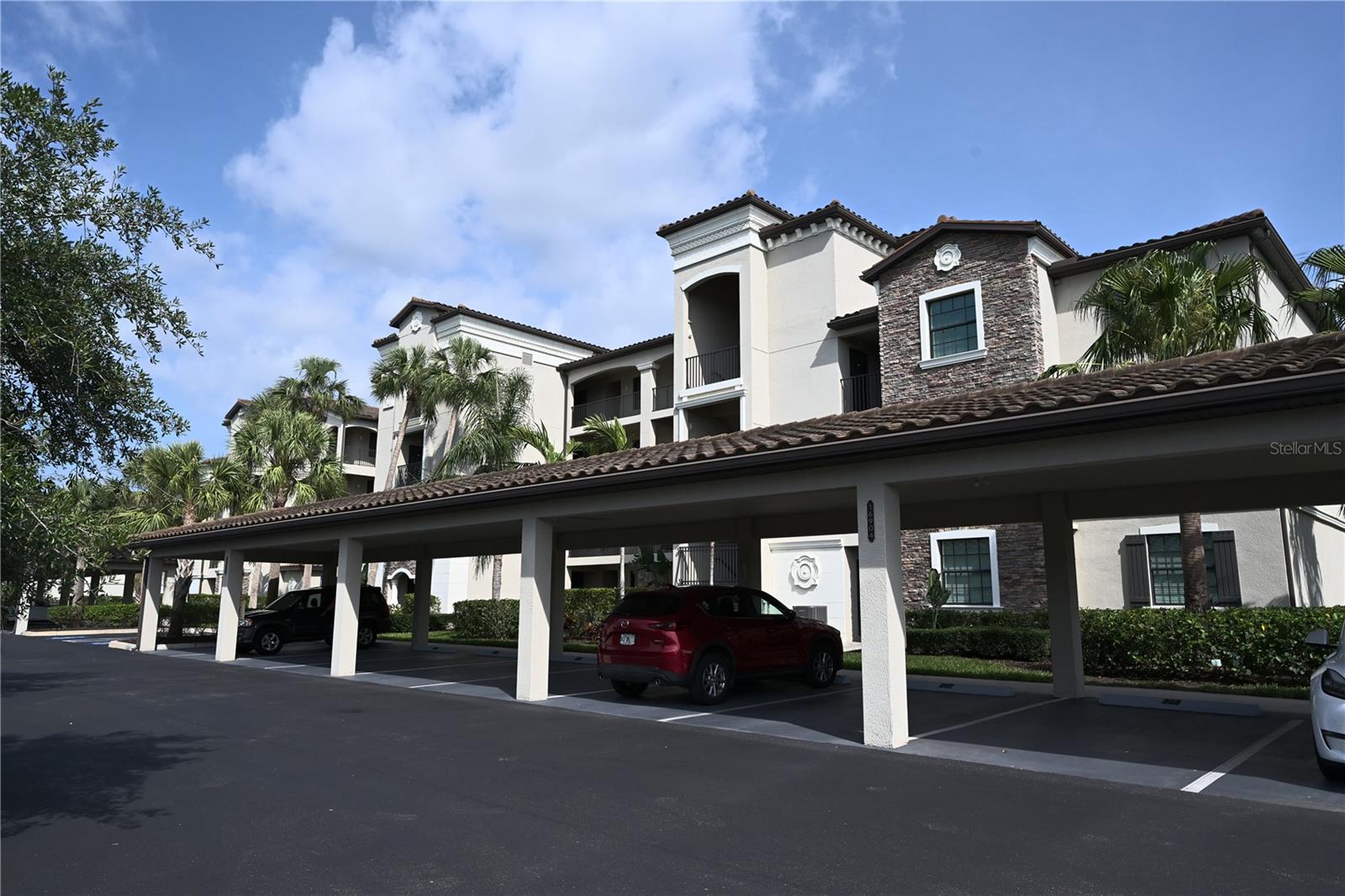 Image 25 of 50 For 16904 Vardon Terrace 208