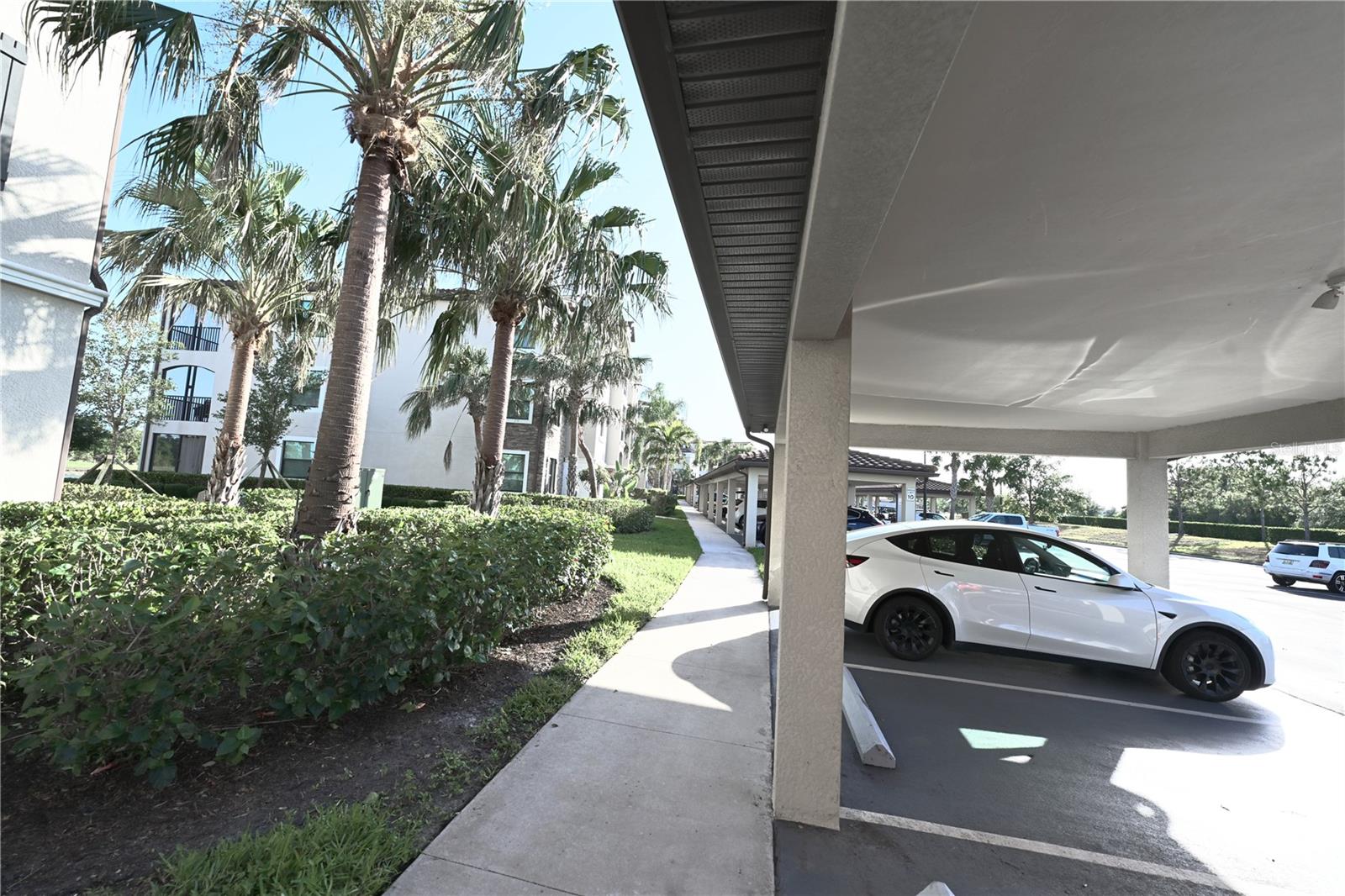 Image 4 of 50 For 16904 Vardon Terrace 208