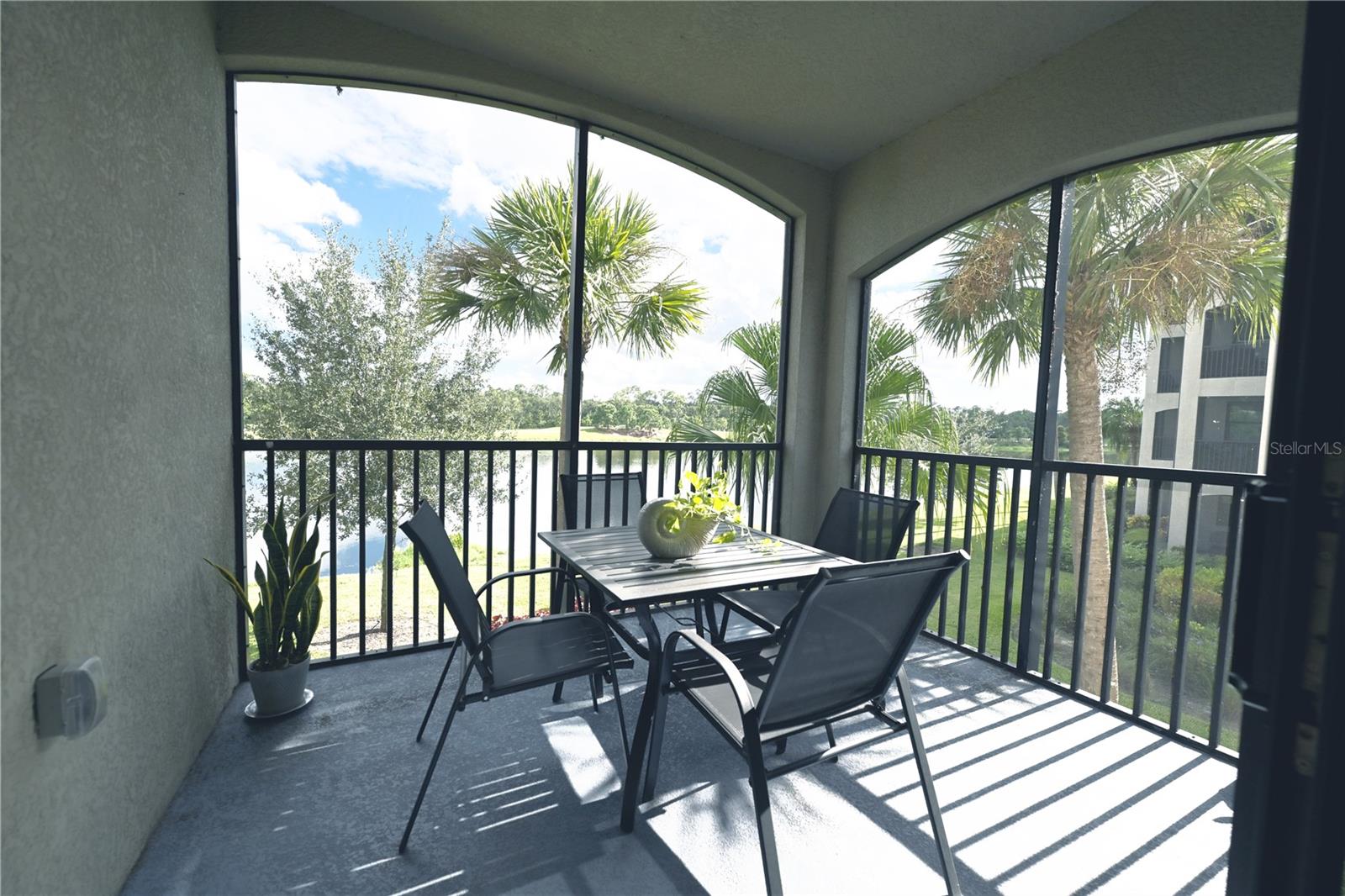 Image 5 of 50 For 16904 Vardon Terrace 208