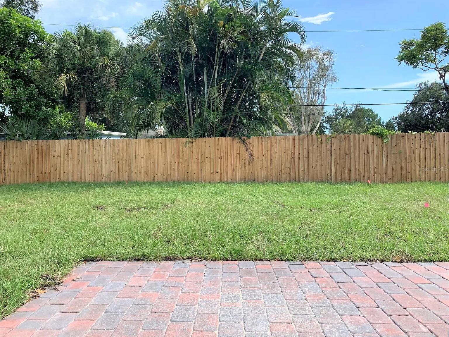Image 18 of 20 For 2136 Palm Terrace