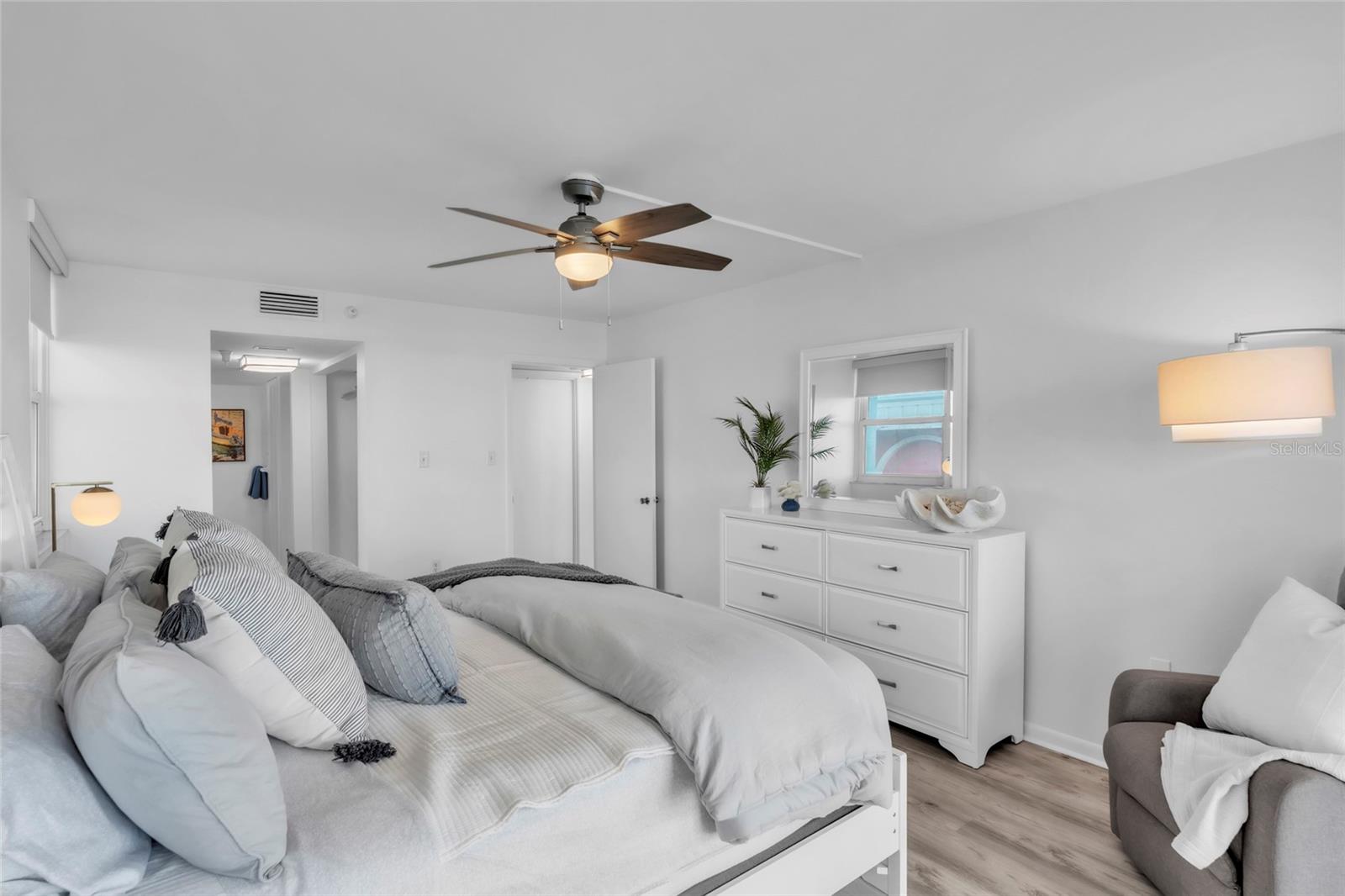 Image 13 of 47 For 11 Sunset Drive 601