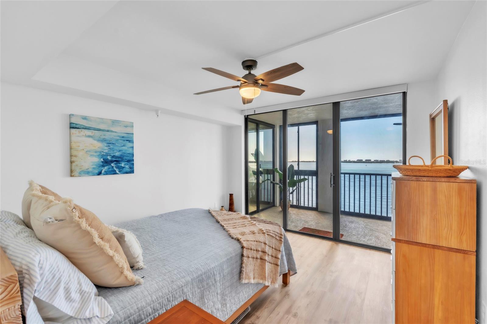 Image 18 of 47 For 11 Sunset Drive 601