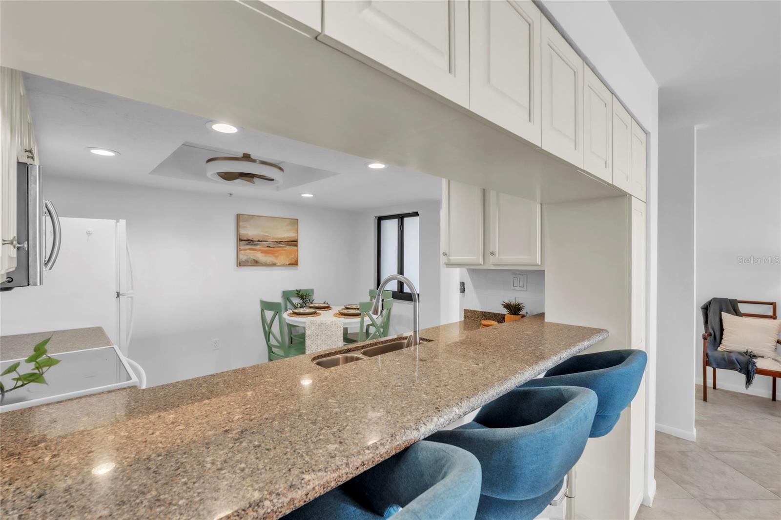 Image 23 of 47 For 11 Sunset Drive 601