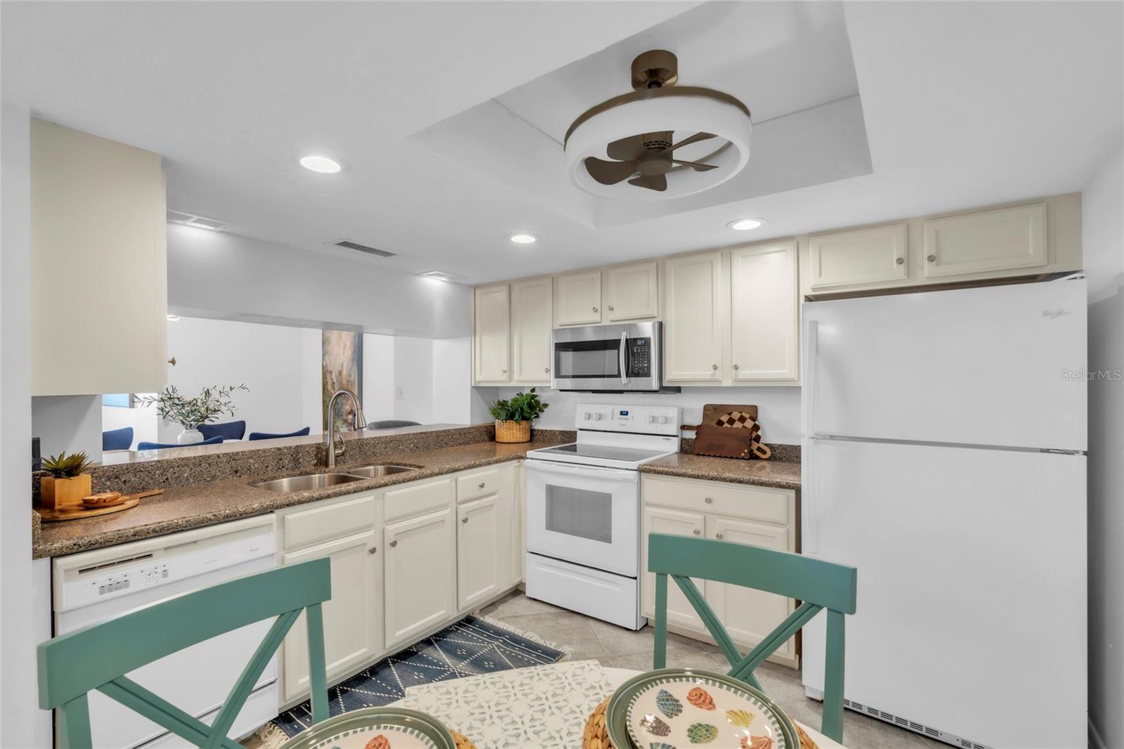 Image 24 of 47 For 11 Sunset Drive 601