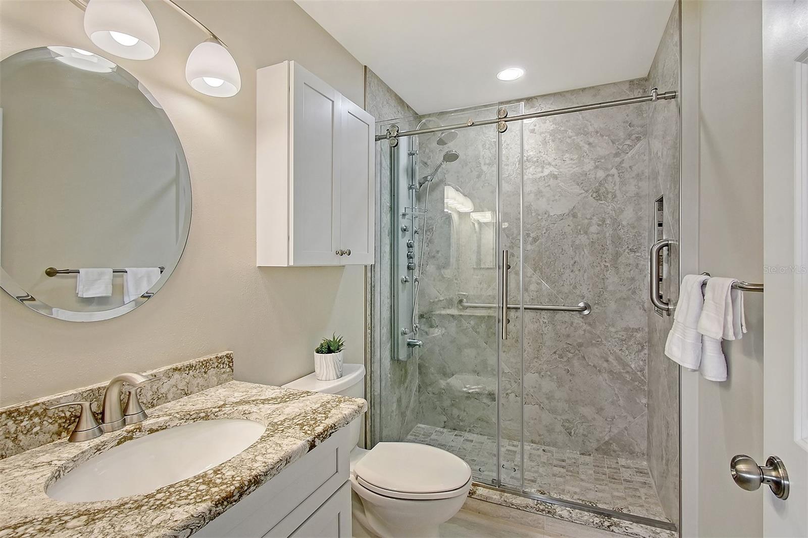 Image 28 of 75 For 4832 Independence Drive