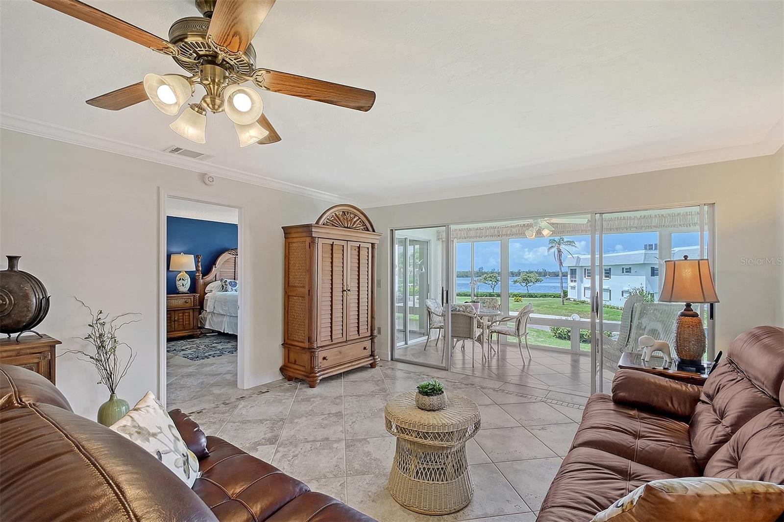 Image 8 of 75 For 4832 Independence Drive