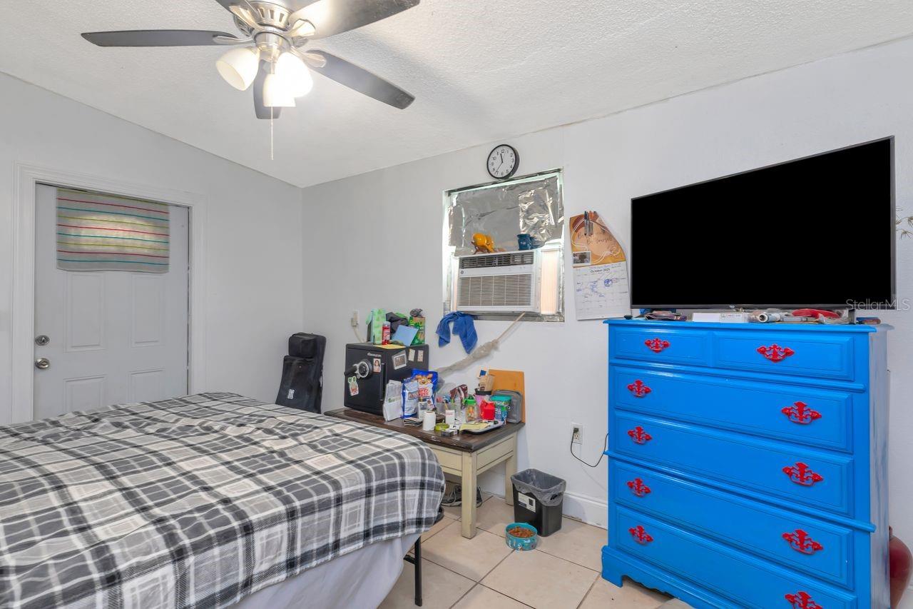 Image 37 of 43 For 3278 56th Avenue N