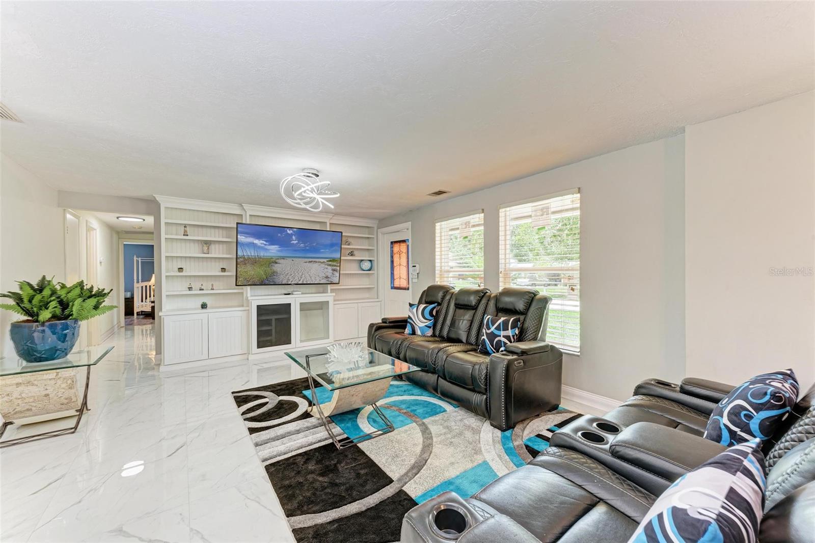 Image 11 of 52 For 5408 Evora Avenue