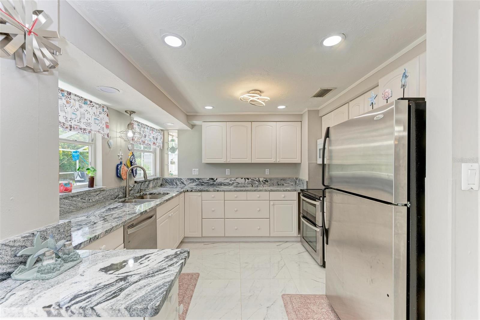 Image 12 of 52 For 5408 Evora Avenue