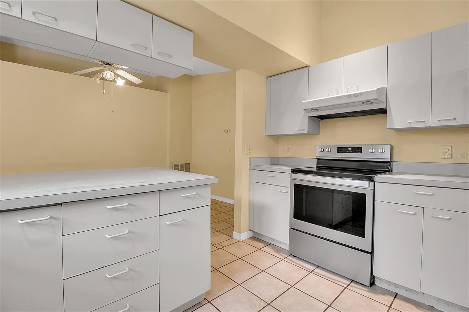 Image 14 of 43 For 2628 Britannia Road