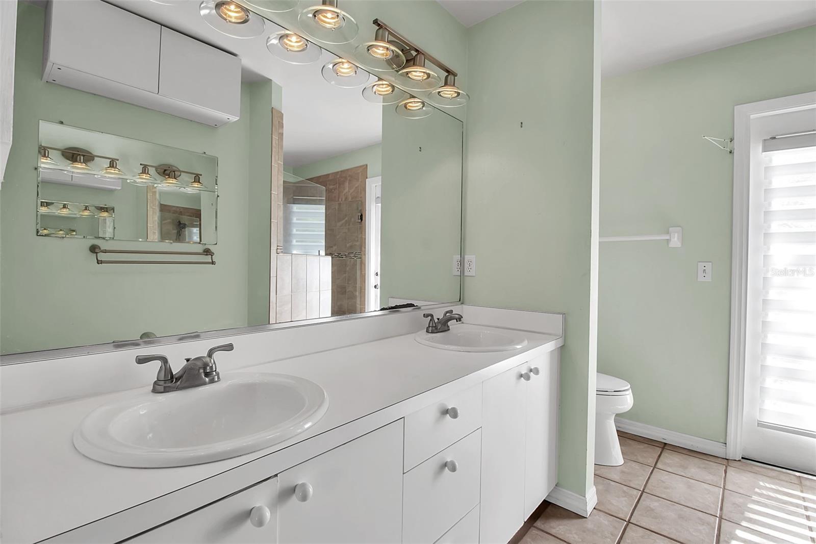 Image 24 of 43 For 2628 Britannia Road