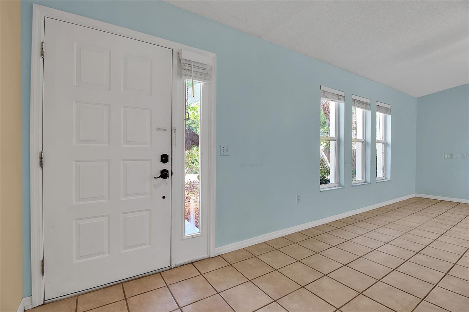 Image 4 of 43 For 2628 Britannia Road