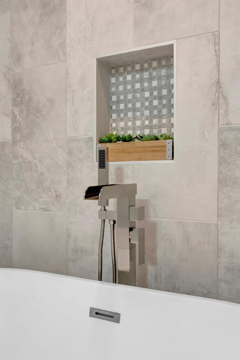 Image 37 of 62 For 501 Haben Boulevard 506