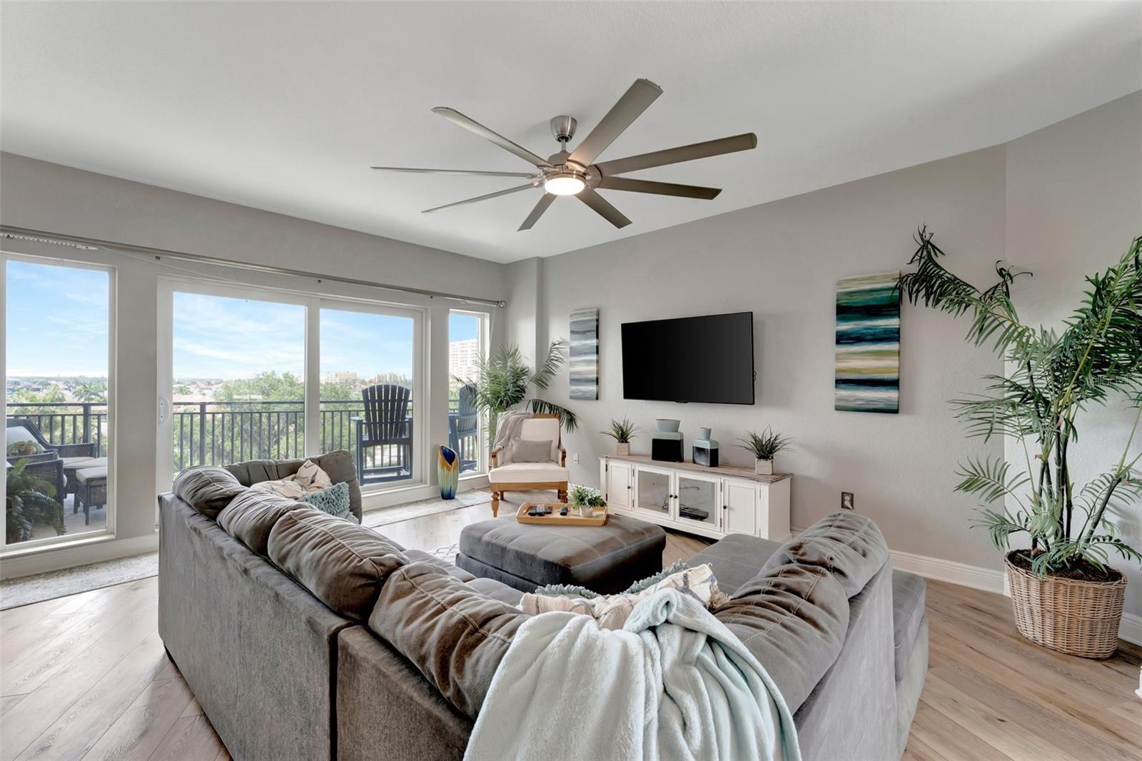 Image 5 of 62 For 501 Haben Boulevard 506