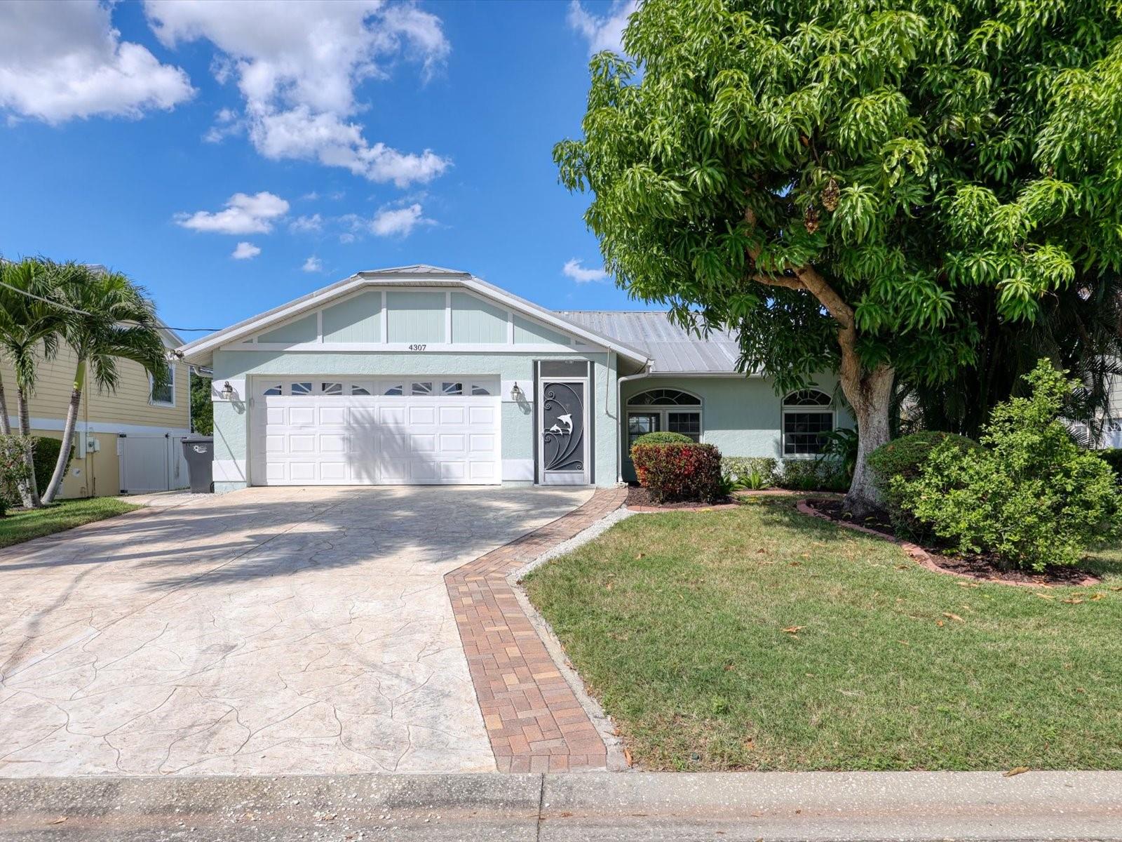 Details for 4307 3rd Avenue Ne, BRADENTON, FL 34208