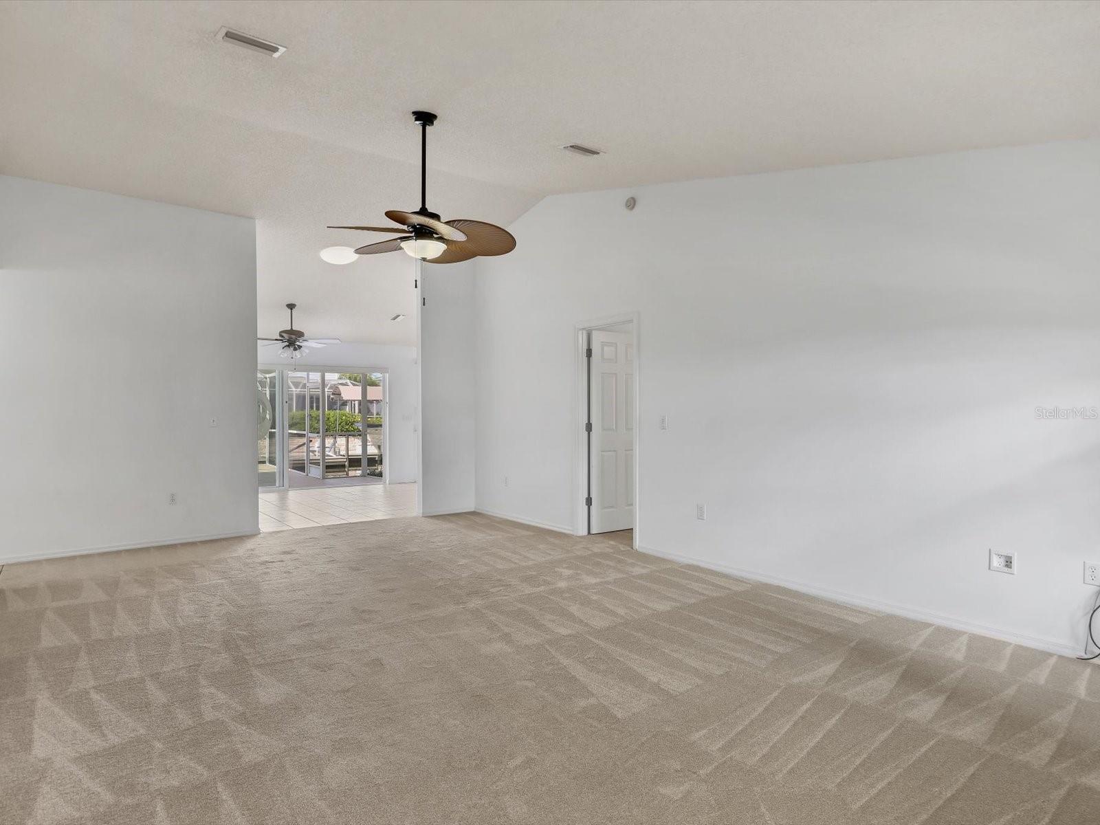 Image 8 of 38 For 4307 3rd Avenue Ne