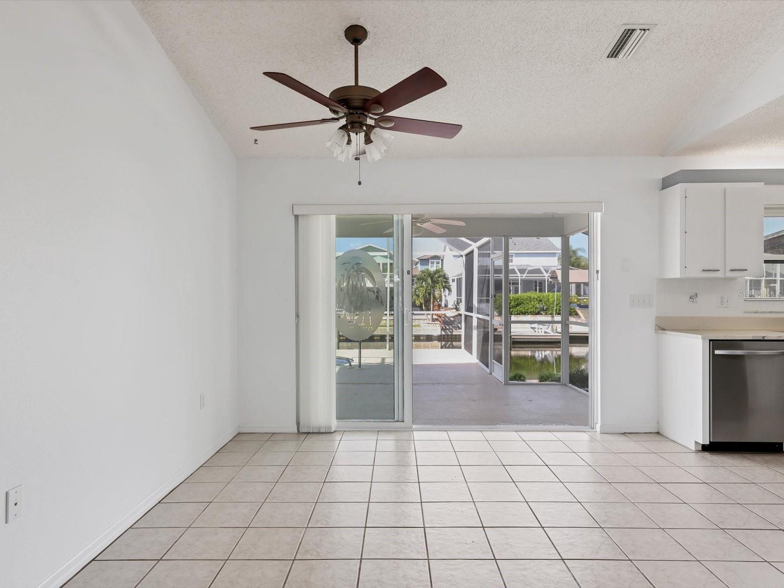 Image 9 of 38 For 4307 3rd Avenue Ne