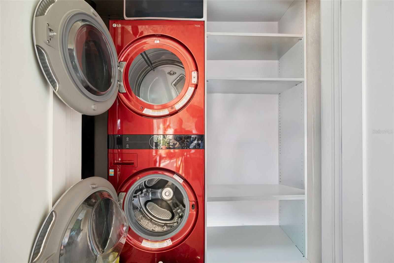 Image 13 of 37 For 9397 Midnight Pass Road 905