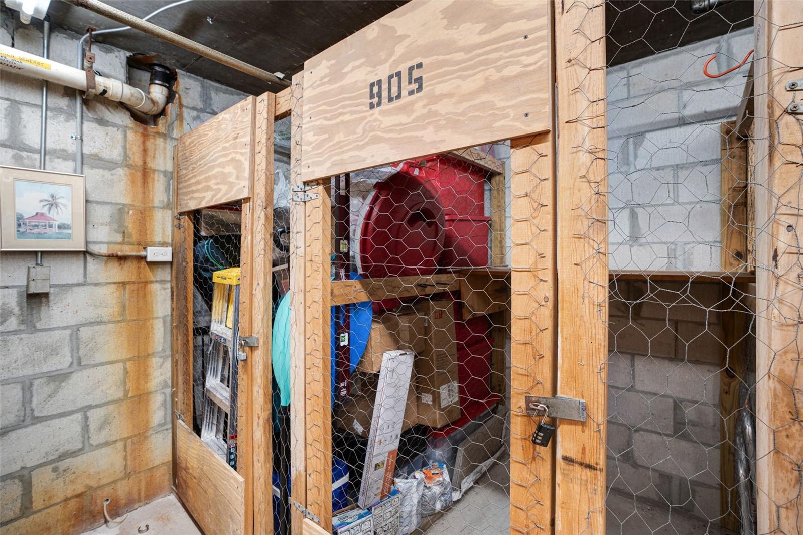 Image 15 of 37 For 9397 Midnight Pass Road 905