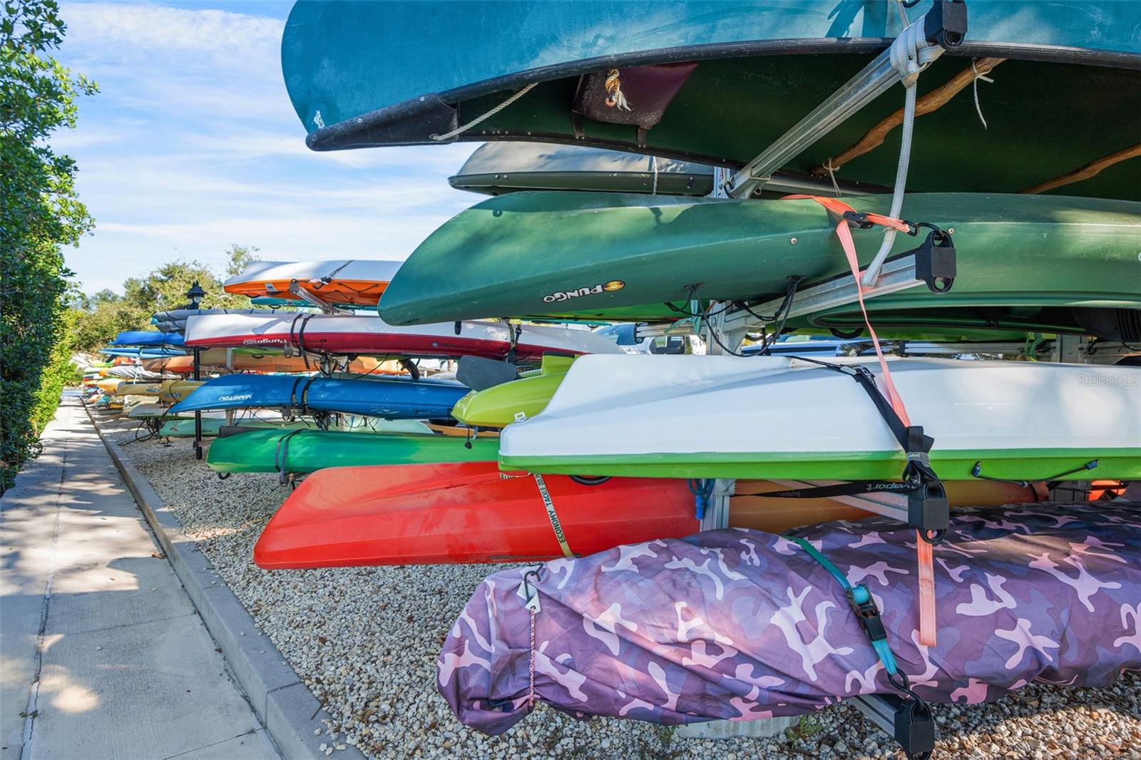 Image 19 of 37 For 9397 Midnight Pass Road 905