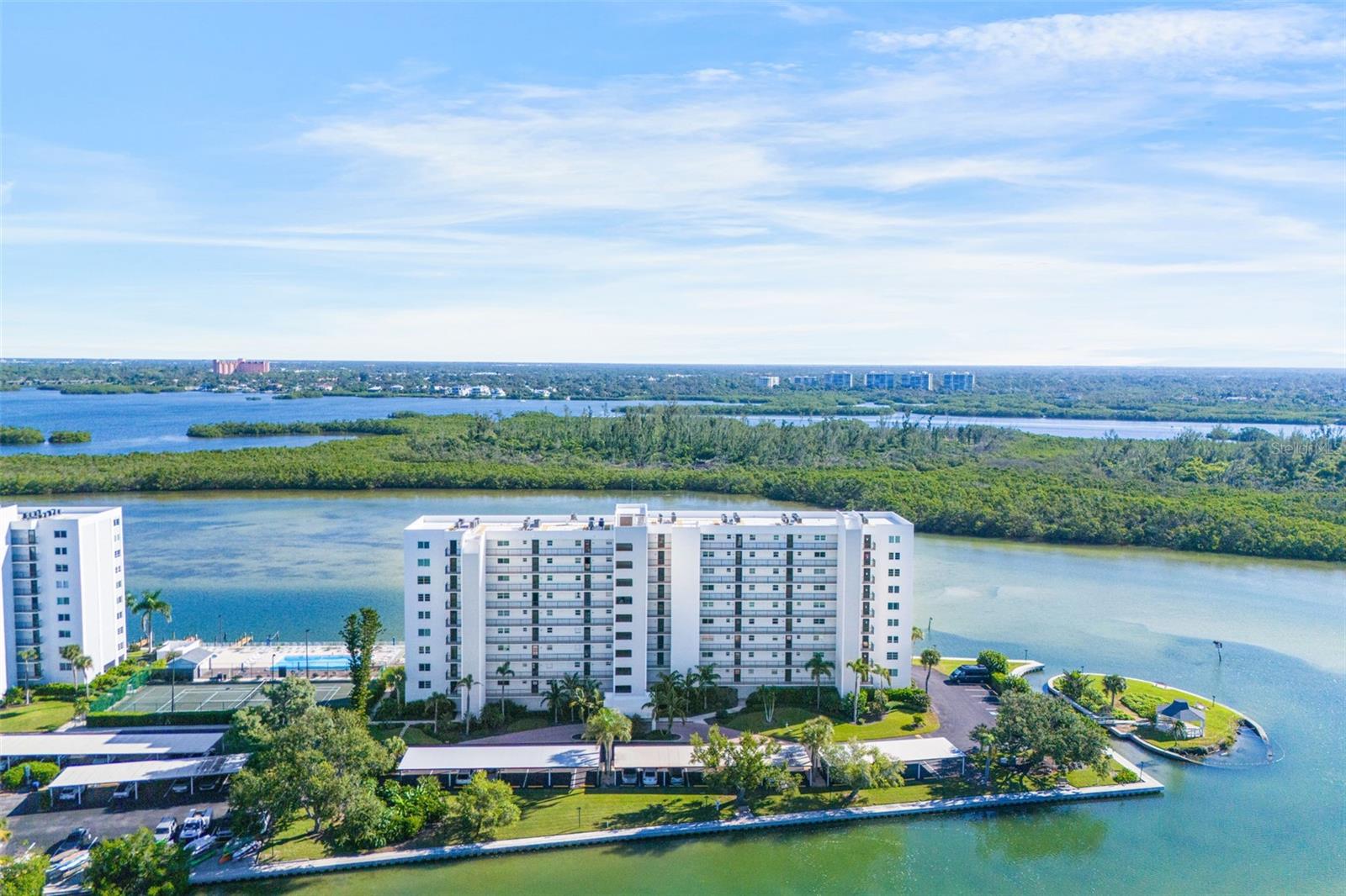 Image 23 of 37 For 9397 Midnight Pass Road 905