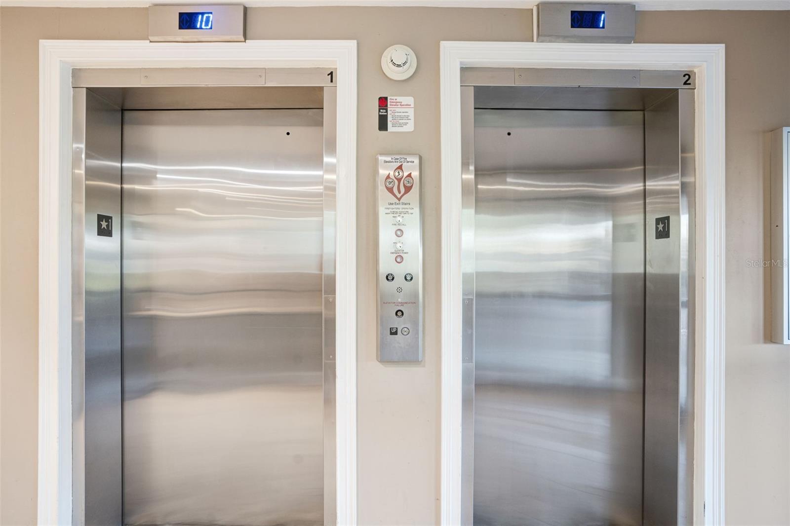 Image 26 of 37 For 9397 Midnight Pass Road 905