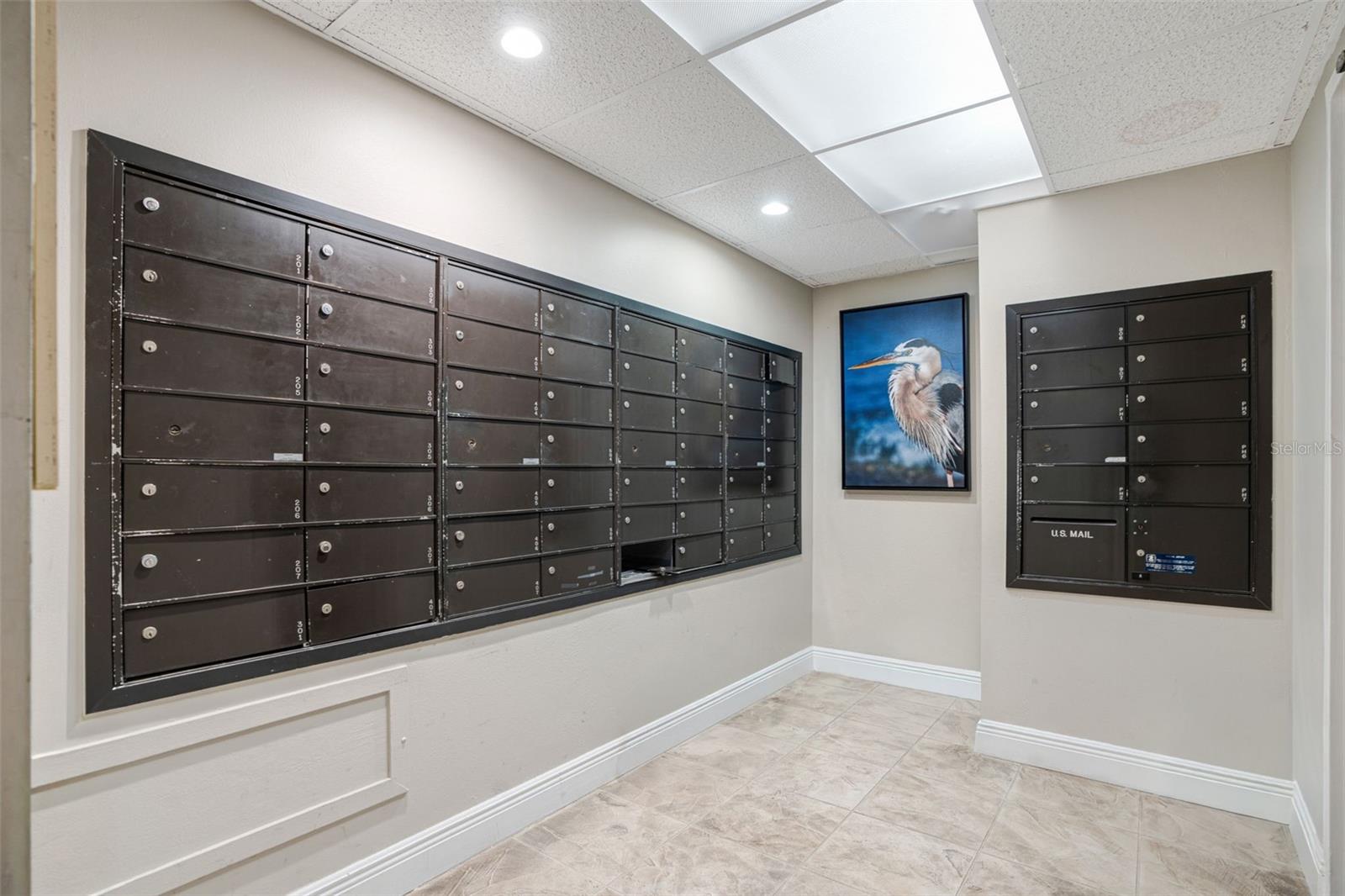 Image 27 of 37 For 9397 Midnight Pass Road 905