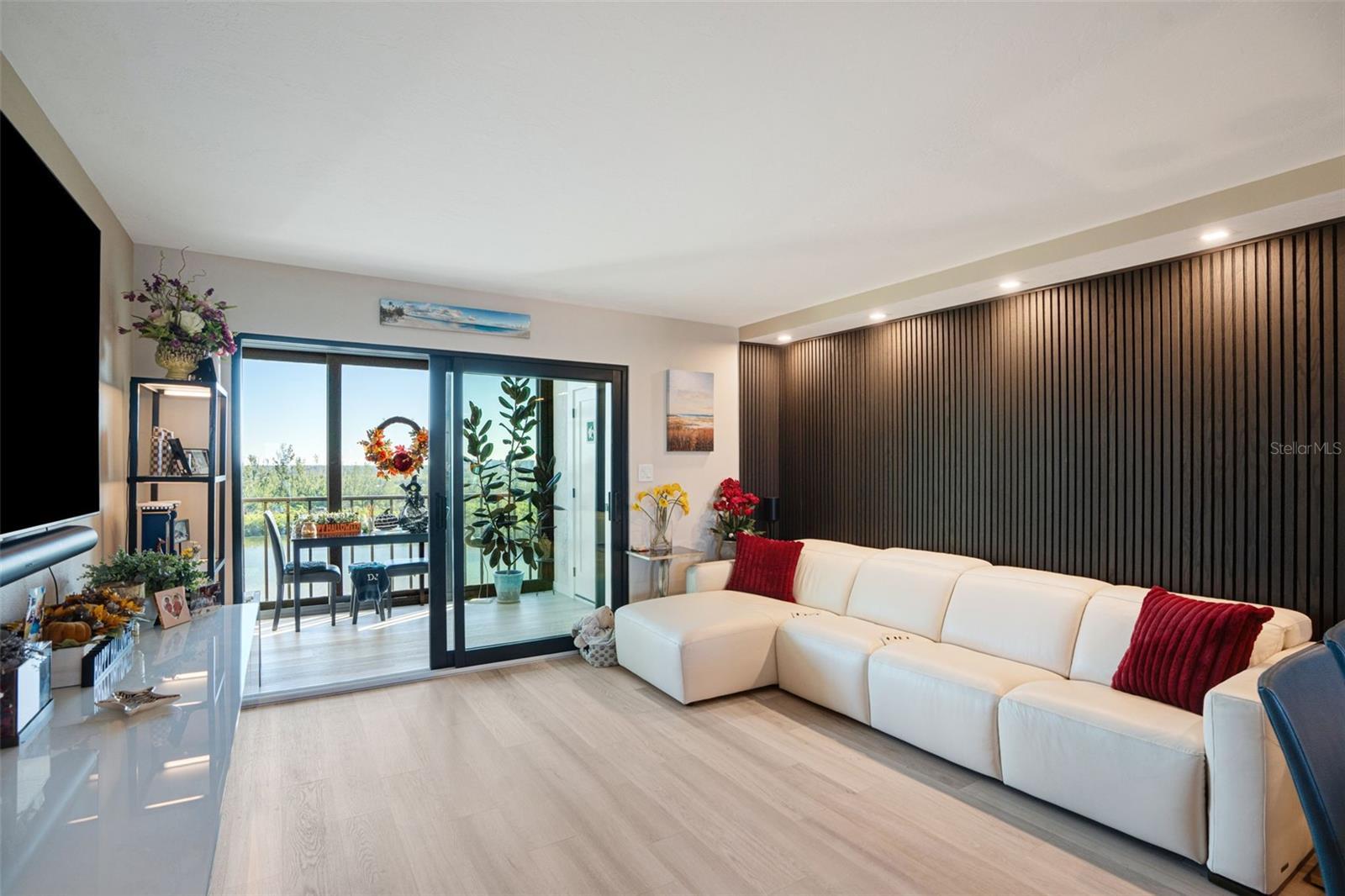 Image 3 of 37 For 9397 Midnight Pass Road 905