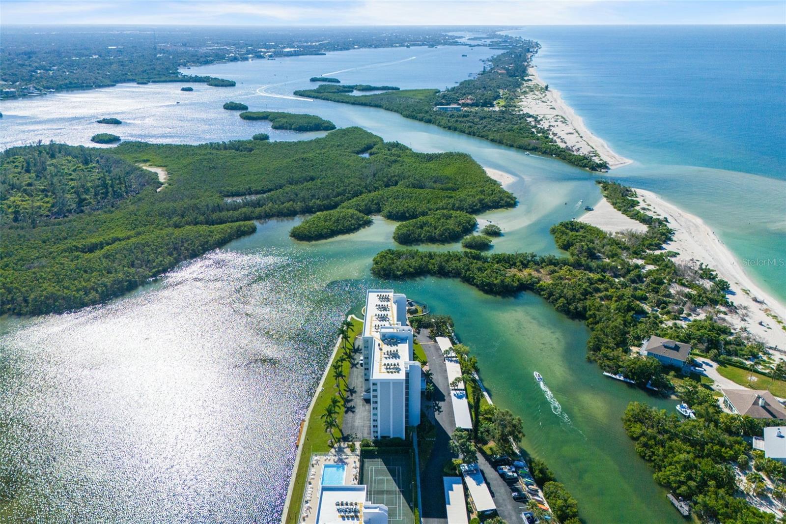 Image 34 of 37 For 9397 Midnight Pass Road 905