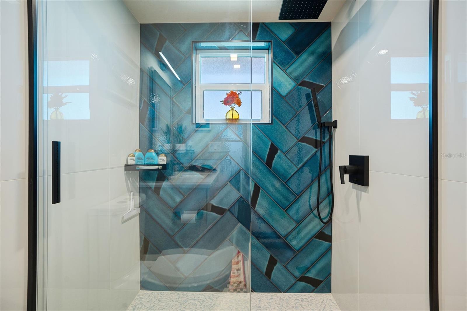 Image 8 of 37 For 9397 Midnight Pass Road 905