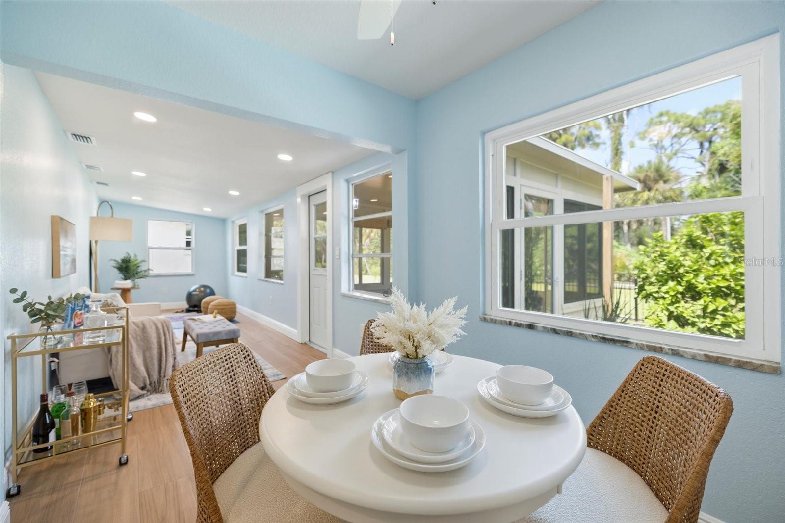 Image 22 of 56 For 810 Harvard Street