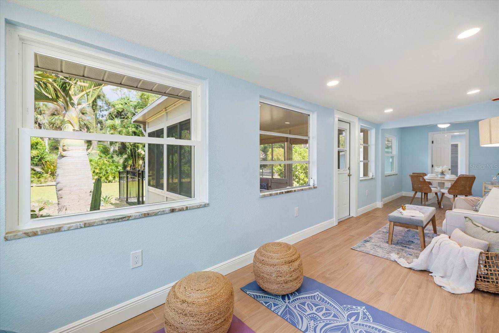 Image 23 of 56 For 810 Harvard Street